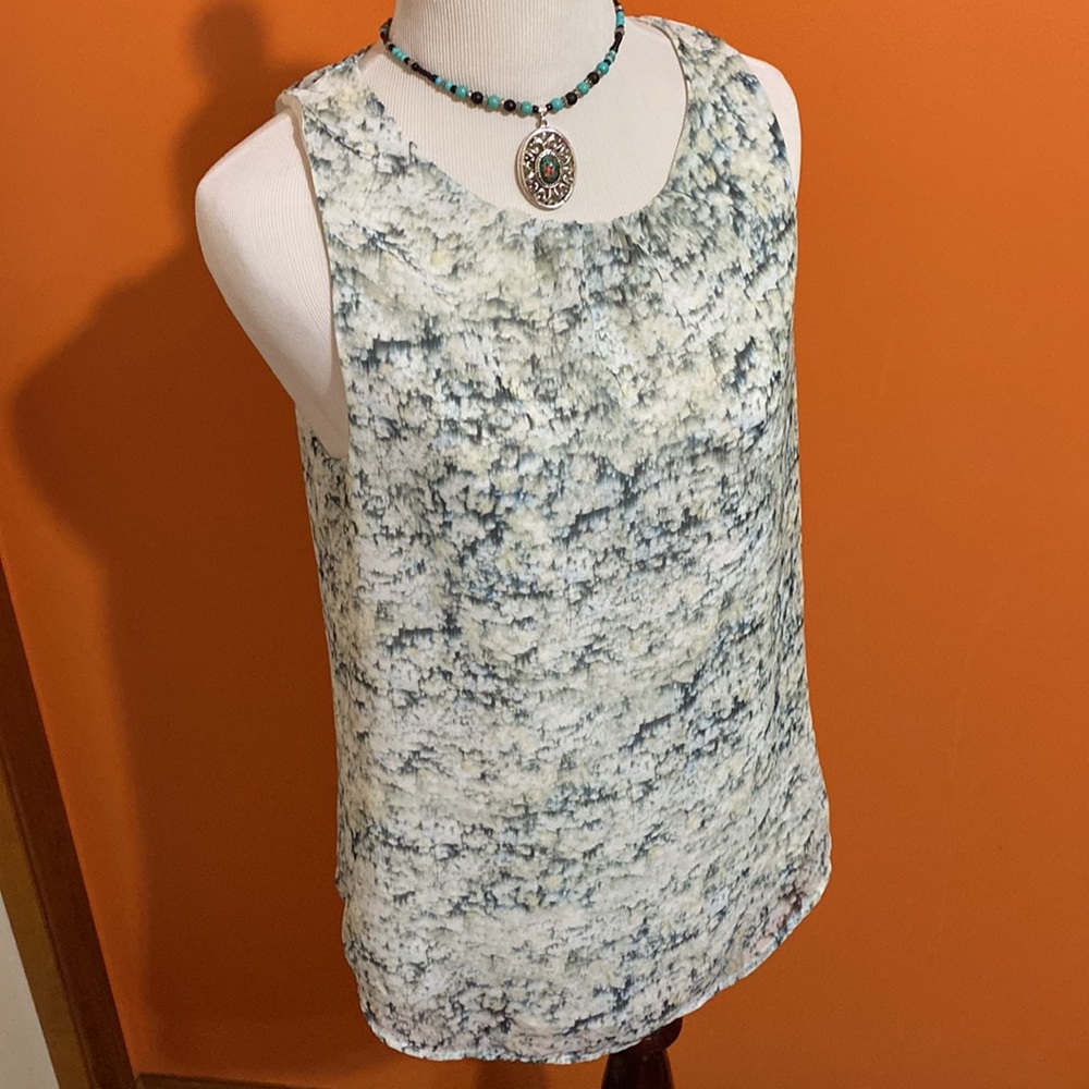 3/$19 H&M Watercolor Sleeveless Blouse! Size 6 Small